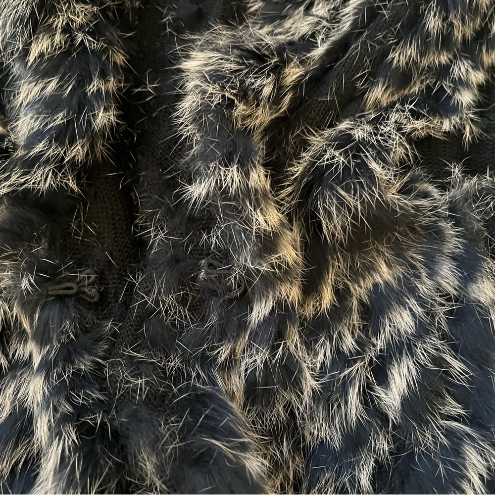 💯 Rabbit Fur Vest in Black and White, Front Hook Clasp - Picture 2 of 7